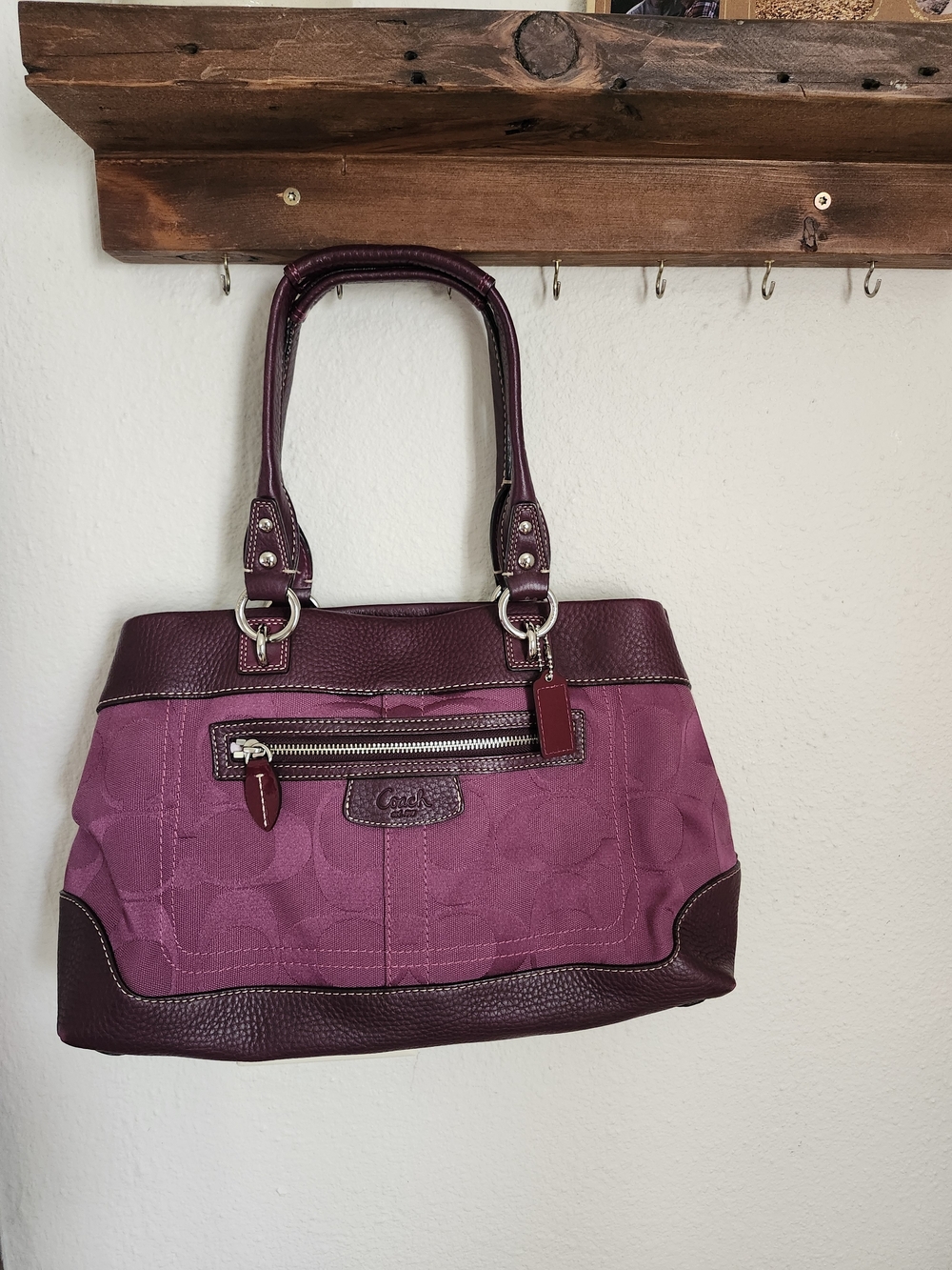 Coach Penelope Signiture Bag In Plum Burgundy Colorway